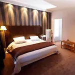 Hotel Les Negociants 2*