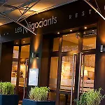 Les Negociants Hotel