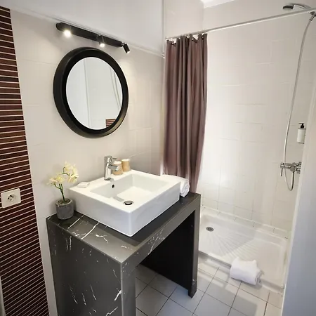 莱斯尼古奇安特斯酒店 酒店 2*