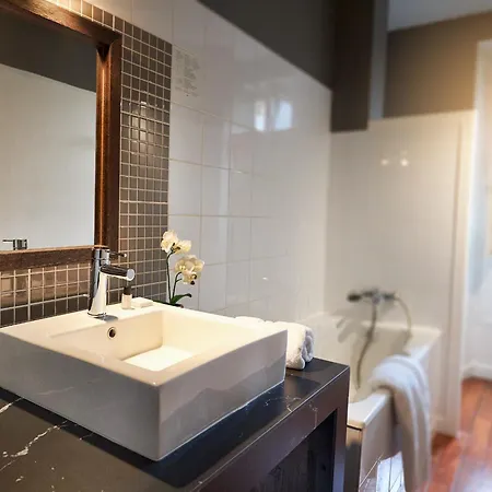 莱斯尼古奇安特斯酒店 瓦朗斯