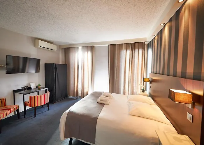 Les Negociants Hotel 2*