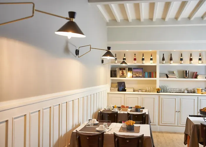 Hotel Les Negociants 2*