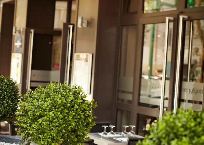 Les Negociants Hotel 2*